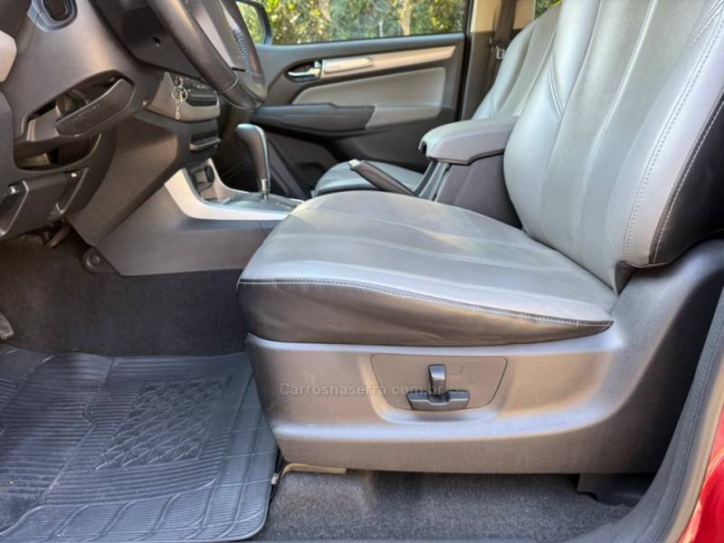 CHEVROLET - S10 - 2018/2019 - Vermelha - R$ 149.900,00
