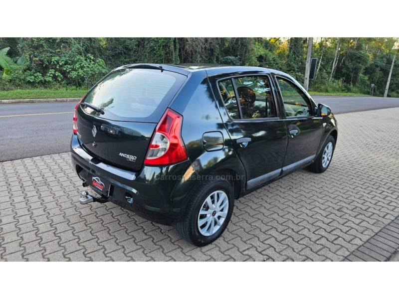 RENAULT - SANDERO - 2010/2010 - Verde - R$ 22.900,00