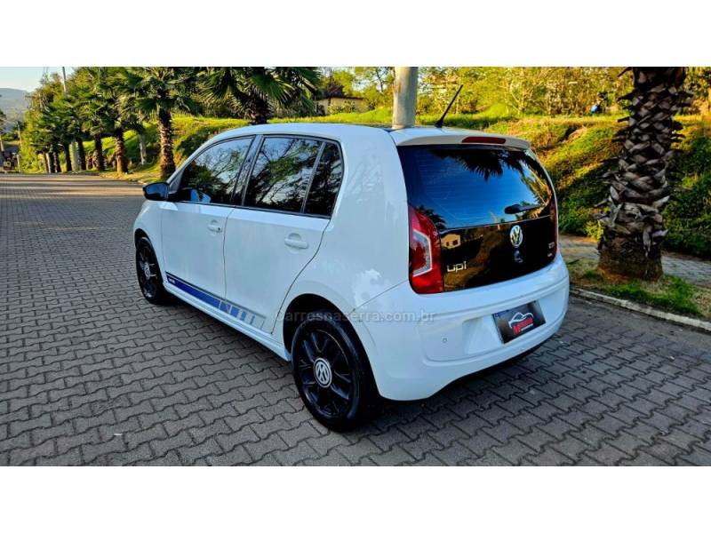 VOLKSWAGEN - UP - 2016/2017 - Branca - R$ 52.700,00