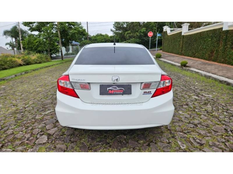 HONDA - CIVIC - 2013/2014 - Branca - R$ 73.900,00