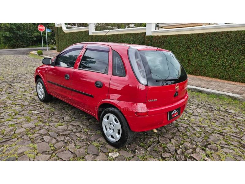 CHEVROLET - CORSA - 2007/2008 - Vermelha - R$ 21.900,00