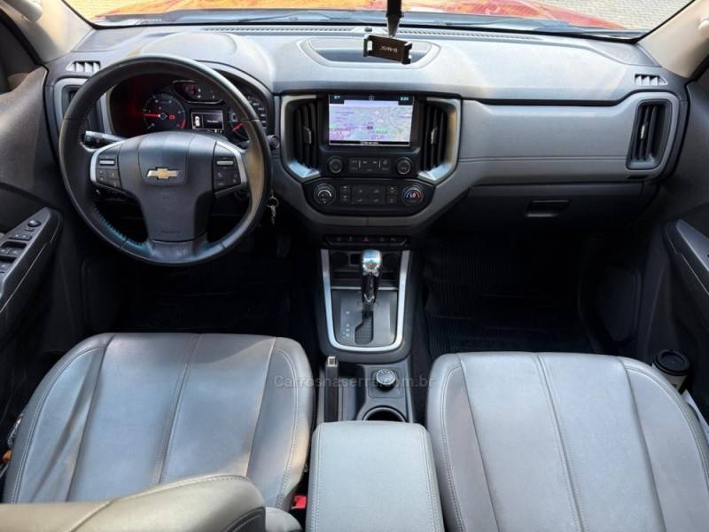 CHEVROLET - S10 - 2018/2019 - Vermelha - R$ 149.900,00