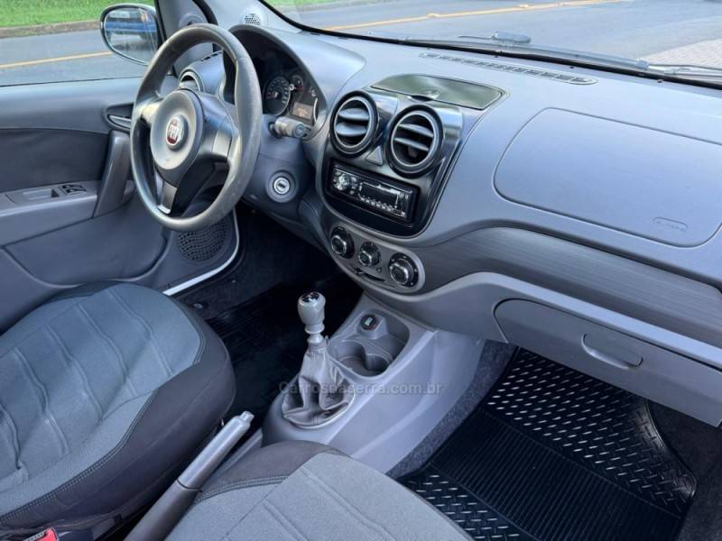 FIAT - PALIO - 2014/2015 - Branca - R$ 34.900,00