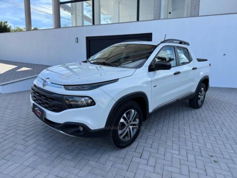 FIAT - TORO - 2016/2017 - Branca - R$ 85.900,00