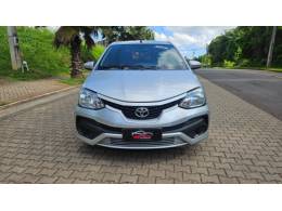 TOYOTA - ETIOS - 2017/2018 - Prata - R$ 53.700,00