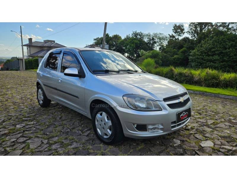 CHEVROLET - CELTA - 2012/2013 - Prata - R$ 33.900,00