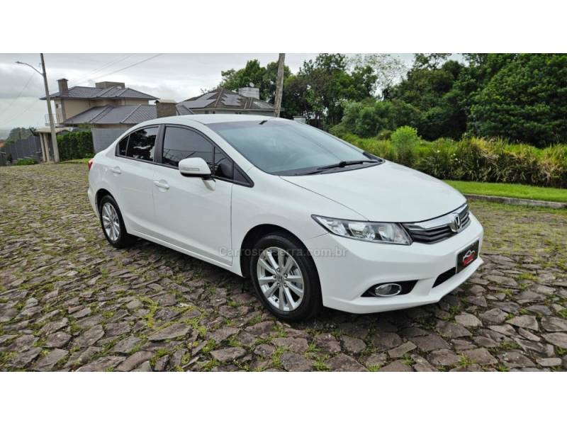 HONDA - CIVIC - 2013/2014 - Branca - R$ 73.900,00