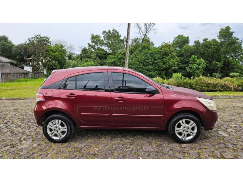 CHEVROLET - AGILE - 2012/2012 - Vermelha - R$ 23.900,00