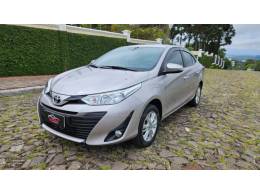 TOYOTA - YARIS - 2019/2019 - Prata - R$ 76.900,00