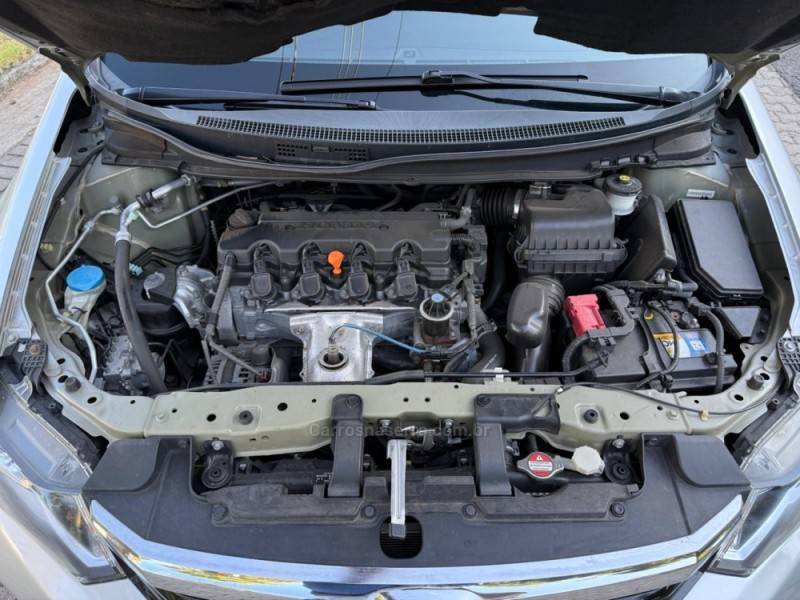 HONDA - CIVIC - 2014/2014 - Prata - R$ 73.900,00