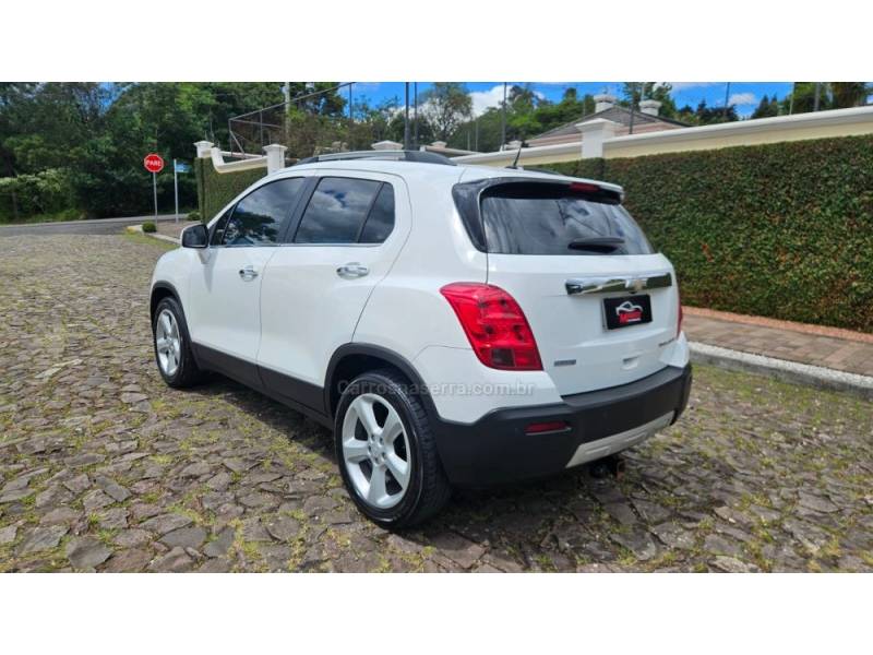 CHEVROLET - TRACKER - 2015/2015 - Branca - R$ 75.900,00