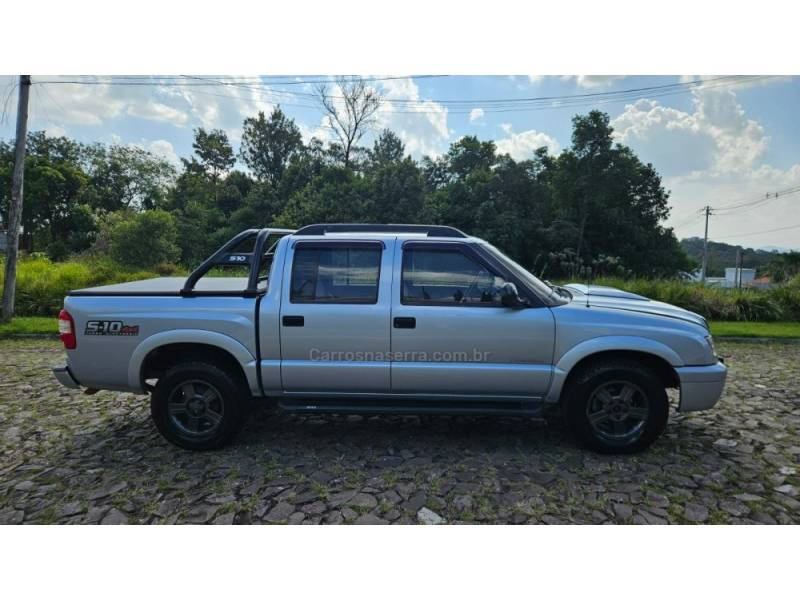 CHEVROLET - S10 - 2009/2010 - Prata - R$ 71.500,00