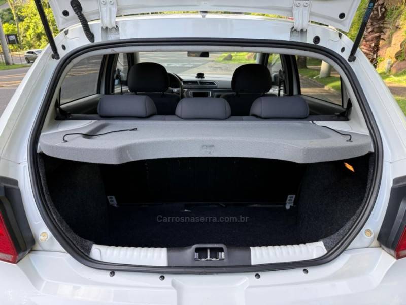VOLKSWAGEN - GOL - 2016/2017 - Branca - R$ 46.900,00