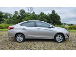 TOYOTA - YARIS - 2019/2019 - Prata - R$ 76.900,00