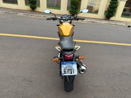 HONDA - CB 300R - 2009/2010 - Dourada - R$ 11.900,00