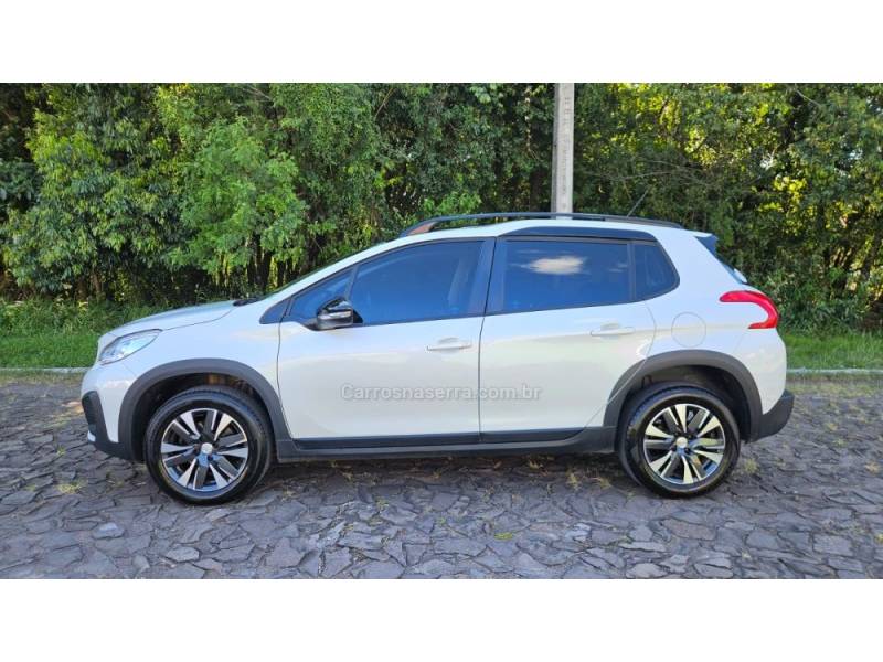 PEUGEOT - 2008 - 2022/2022 - Branca - R$ 85.900,00