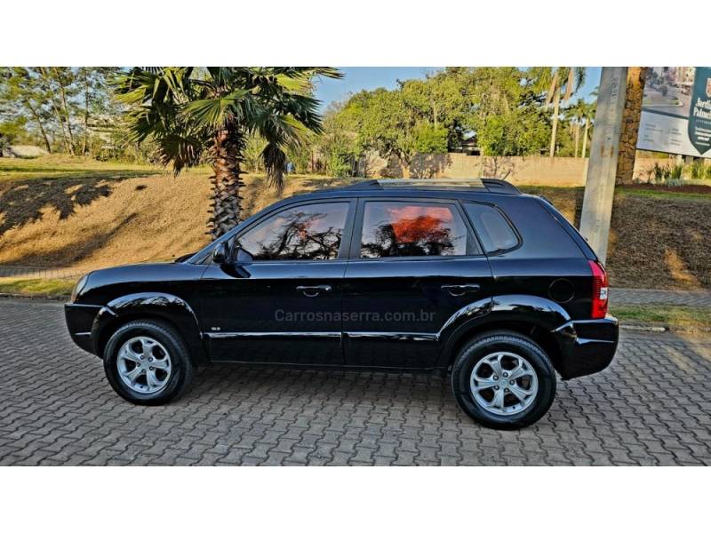 HYUNDAI - TUCSON - 2012/2013 - Preta - R$ 47.900,00