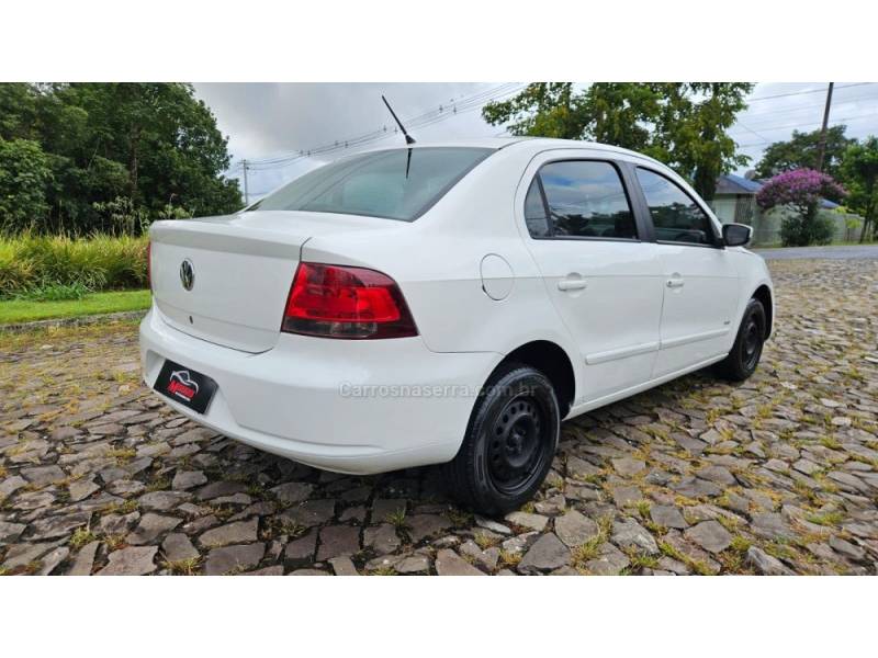 VOLKSWAGEN - VOYAGE - 2011/2012 - Branca - R$ 25.900,00