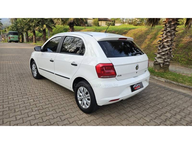 VOLKSWAGEN - GOL - 2016/2017 - Branca - R$ 47.000,00