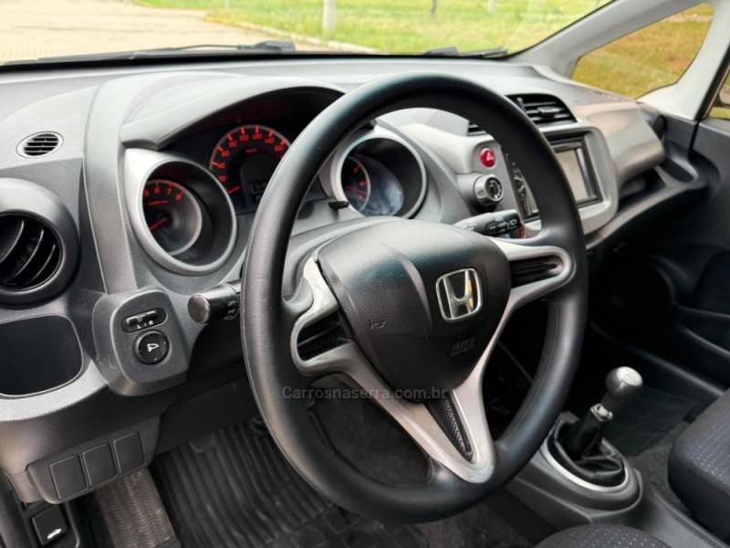 HONDA - FIT - 2012/2012 - Prata - R$ 45.900,00