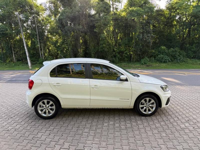 VOLKSWAGEN - GOL - 2016/2017 - Branca - R$ 46.900,00