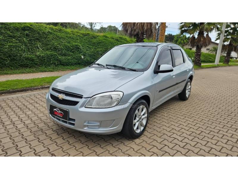 CHEVROLET - PRISMA - 2011/2012 - Prata - R$ 26.900,00