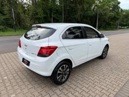 CHEVROLET - ONIX - 2013/2014 - Branca - R$ 52.900,00