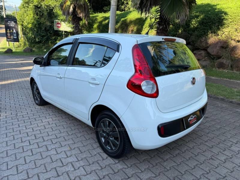 FIAT - PALIO - 2014/2015 - Branca - R$ 38.900,00