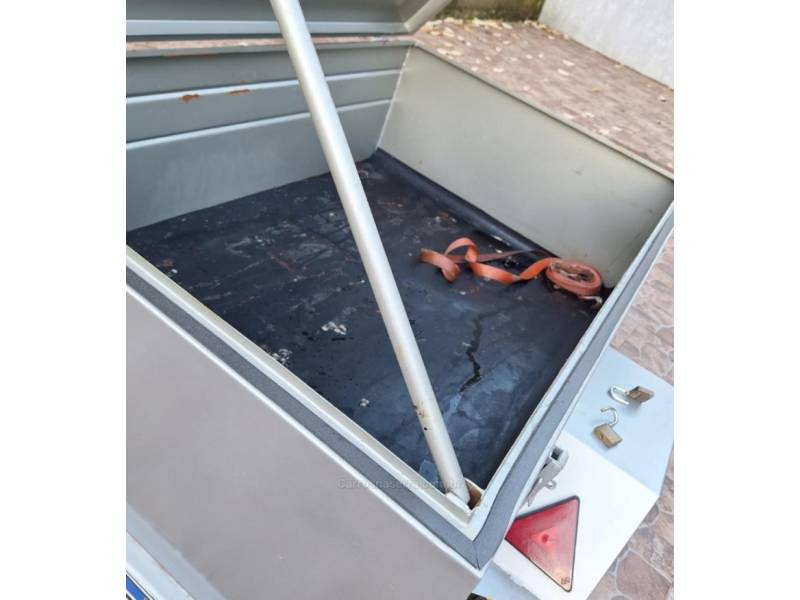 REBOQUES - VITORIA TRAILER 1E - 2024/2024 - Cinza - R$ 5.500,00