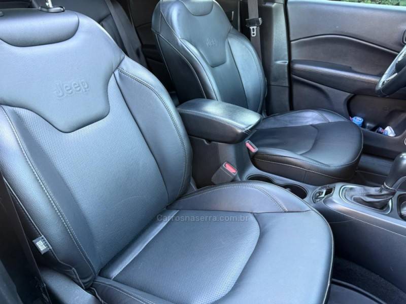 JEEP - COMPASS - 2020/2021 - Marrom - R$ 117.900,00