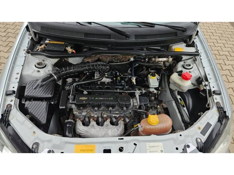 CHEVROLET - PRISMA - 2011/2012 - Prata - R$ 26.900,00