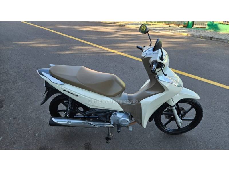 HONDA - BIZ 125 - 2019/2019 - Branca - R$ 15.500,00