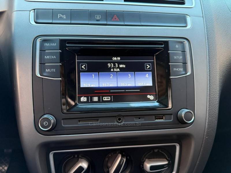 VOLKSWAGEN - FOX - 2017/2017 - Vermelha - R$ 53.900,00