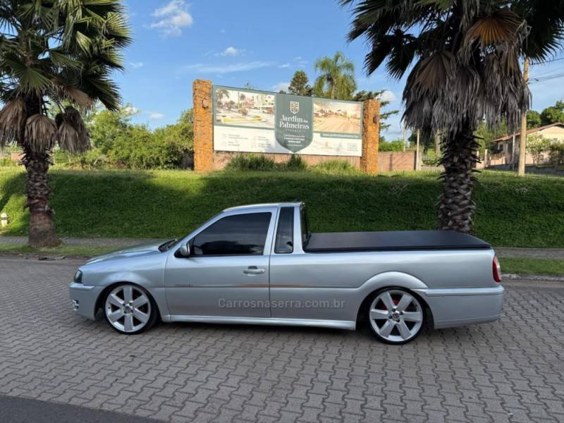 VOLKSWAGEN - SAVEIRO - 2000/2001 - Prata - R$ 33.900,00