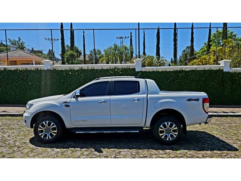 FORD - RANGER - 2020/2021 - Branca - R$ 189.900,00