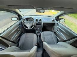 FORD - FIESTA - 2007/2007 - Prata - R$ 16.900,00