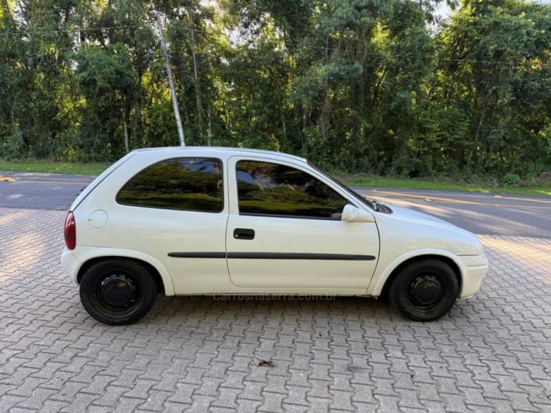 CHEVROLET - CORSA - 1996/1996 - Branca - R$ 13.900,00