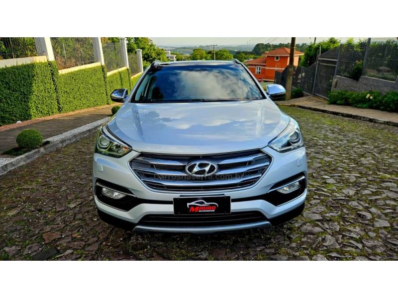 HYUNDAI - GRAND SANTA FÉ - 2018/2019 - Prata - R$ 137.900,00