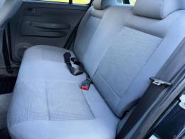 VOLKSWAGEN - FOX - 2007/2008 - Preta - R$ 31.900,00