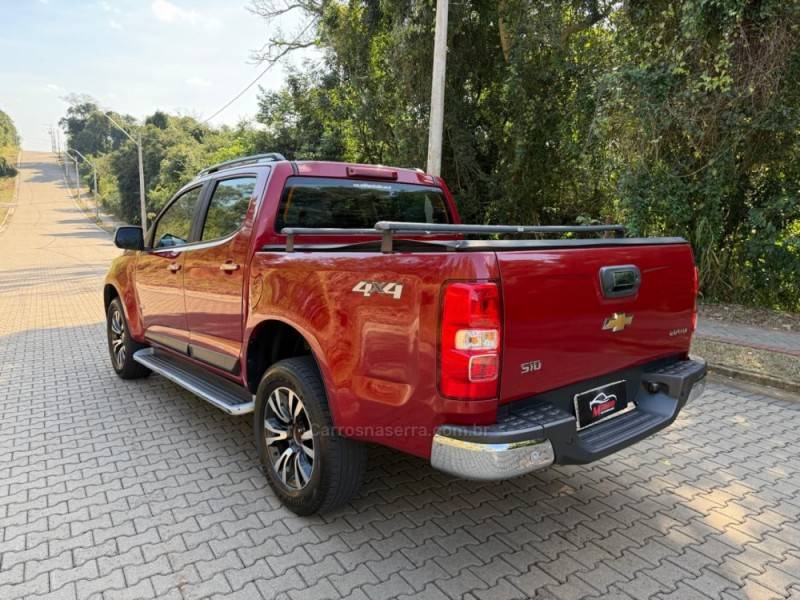 CHEVROLET - S10 - 2018/2019 - Vermelha - R$ 149.900,00