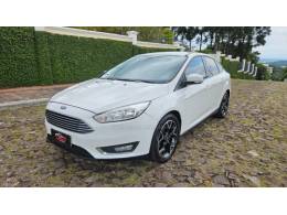 FORD - FOCUS - 2018/2019 - Branca - R$ 66.900,00