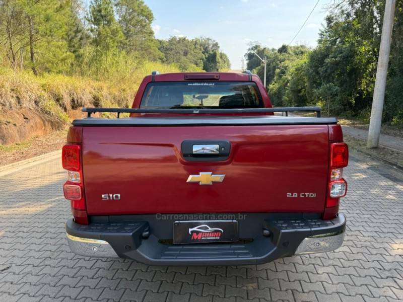 CHEVROLET - S10 - 2018/2019 - Vermelha - R$ 149.900,00