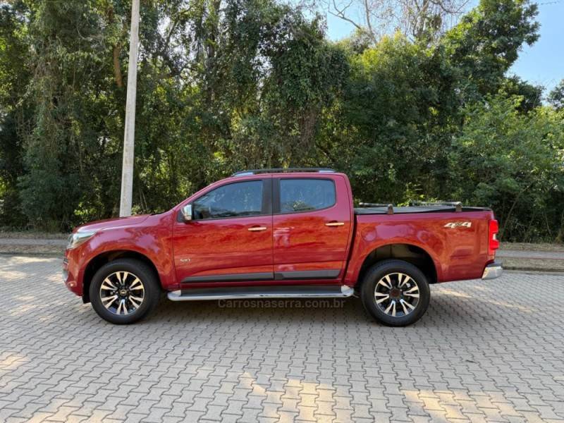 CHEVROLET - S10 - 2018/2019 - Vermelha - R$ 149.900,00