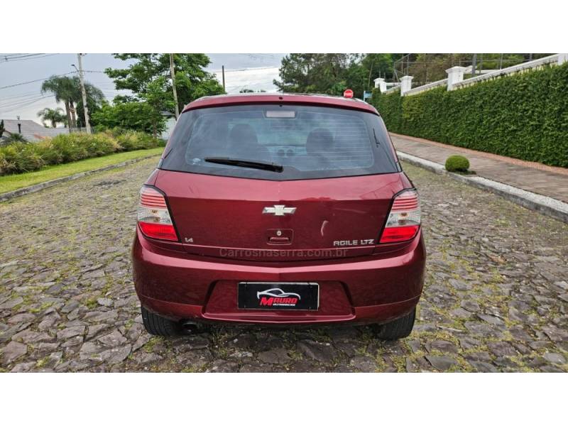 CHEVROLET - AGILE - 2012/2012 - Vermelha - R$ 23.900,00