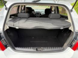 CHEVROLET - ONIX - 2013/2014 - Branca - R$ 52.900,00