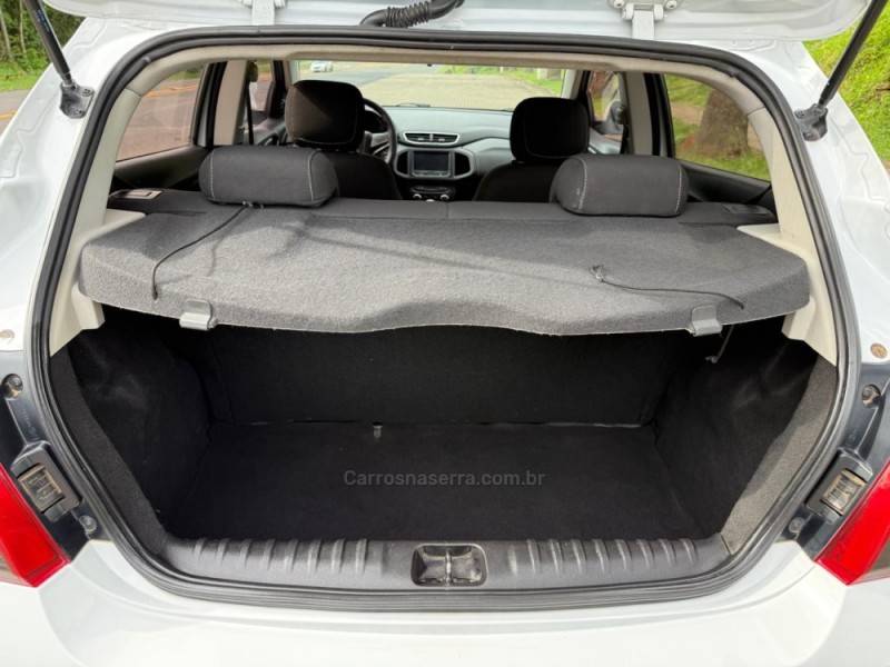 CHEVROLET - ONIX - 2013/2014 - Branca - R$ 52.900,00