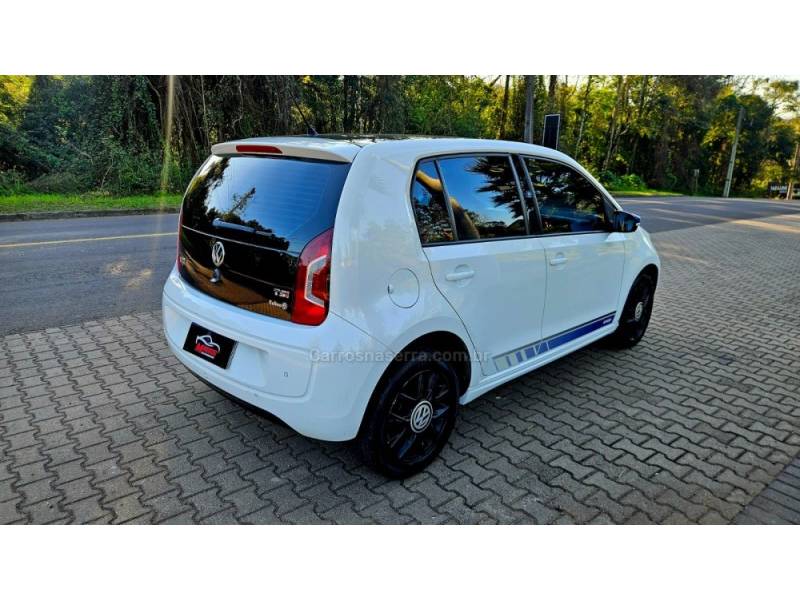 VOLKSWAGEN - UP - 2016/2017 - Branca - R$ 54.500,00