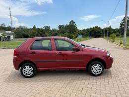 FIAT - PALIO - 2004/2005 - Vermelha - R$ 17.900,00