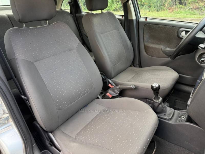 CHEVROLET - CORSA - 2009/2009 - Prata - R$ 28.900,00