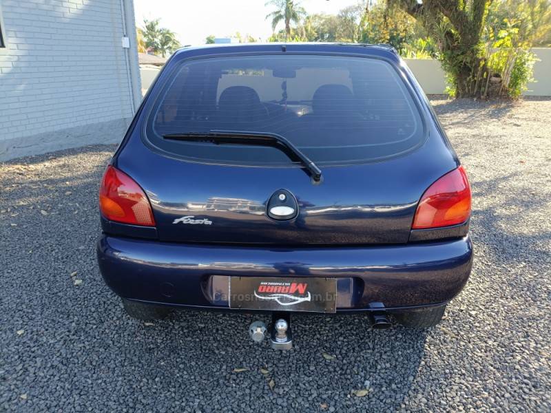 FORD - FIESTA - 1996/1996 - Azul - R$ 14.900,00